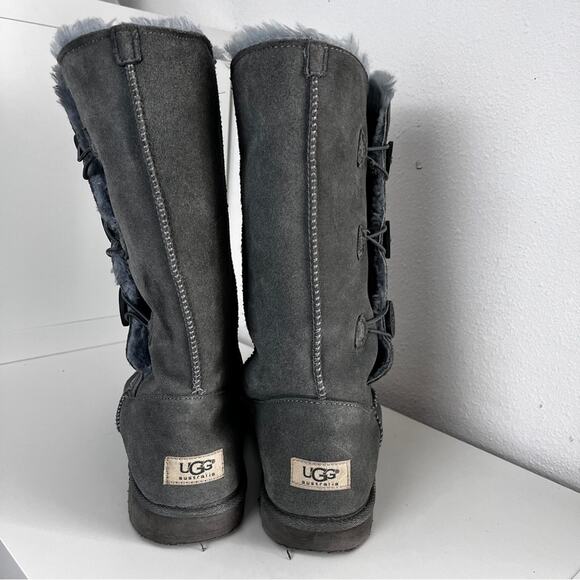 UGG Bailey Button Triplet II grey suede shearling boot size 9 - Picture 5 of 16
